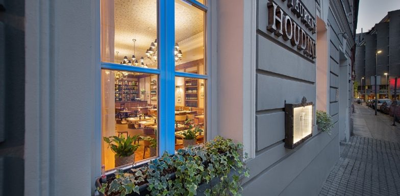 Meet in Style at the Houdini Restaurant