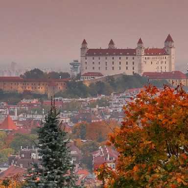 Aká je jeseň v Bratislave? Plná farieb, vína a chutí