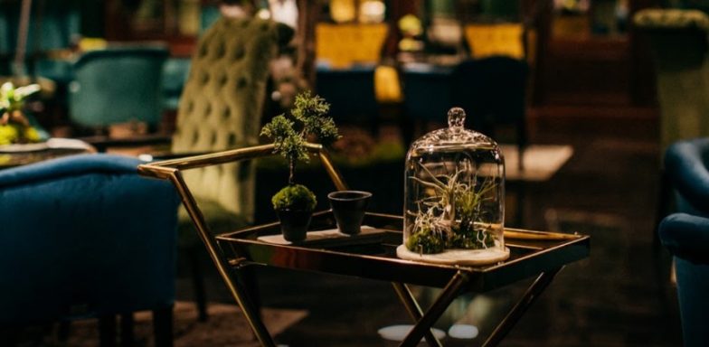 Mirror Bar – Where the Alchemy of Cocktails Is at Home