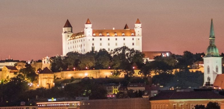 Meeting Hubs in New Europe: Walkable Cities