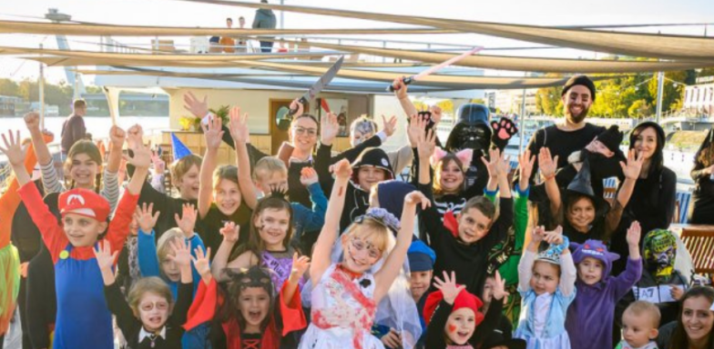 Piratenparty für Kinder auf dem Schiff