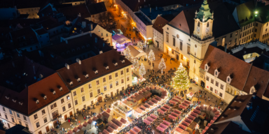 vianočné trhy Bratislava - Pohľad na hlavné námestie